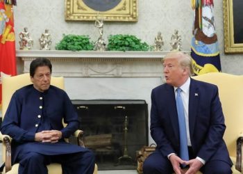 وزیر اعظم عمران خان اور امریکی صدر کے درمیان وائٹ ہاؤس میں ملاقات جاری وزیر اعظم عمران خان اور امریکی صدر کے درمیان وائٹ ہاؤس میں ملاقات جاری