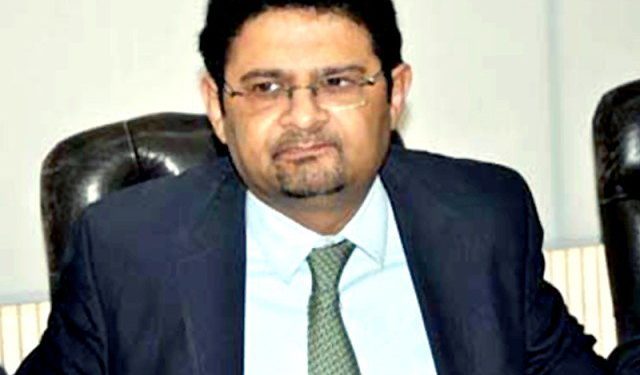 نیب نے ایل این جی کیس میں مفتاح اسماعیل کو گرفتار کرلیا