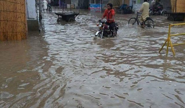 لیہ ۔شہر بھر میں صفائی کی ابتر صورتحال انتظامیہ کے لءے ایک چیلنج