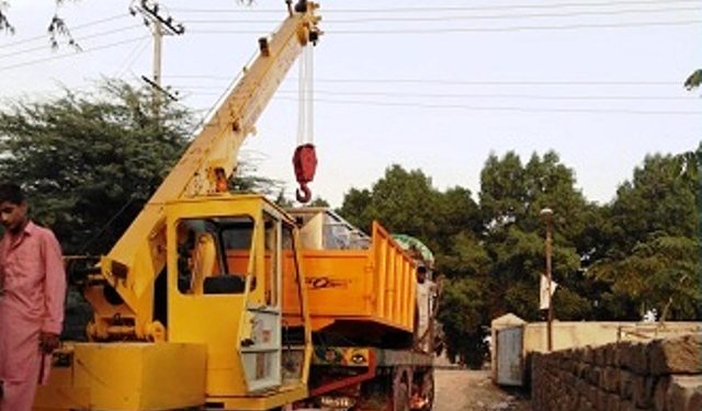 ڈیرہ غازیخان ۔ میونسپل کارپوریشن کے لئے بیل آوَٹ پیکج کے تحت 12 ٹریکٹر ٹرالی سمیت دیگر مشینری کی خریداری دس روز کے اندر مکمل کرلی جائے گی ۔ ایڈیشنل کمشنر کوآرڈینیشن  اظفر ضیاء