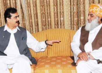 آزادی مارچ کاسوموار کی شام ملتان پہنچنے کا امکان،یوسف رضا گیلانی  مولانا فضل الرحمان کا استقبال کریں گے