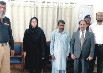 لیہ ۔ پرو فیسر گل محمد سمیت قید یوں کی ویلفیئرکمیٹی کے اراکین  نے ڈسٹرکٹ جیل کا دورہ کیا