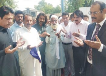 لیہ ۔ کشمیری بھائیوں سے اظہار یکجہتی کے لیے یادگاری طور پر کشمیرپار ک ،سنگ بنیادتختی کی نقاب کشائی