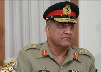 صدرِ پاکستان نے آرمی چیف جنرل باجوہ کی ایکسٹینشن پر دستخط کردیے، تمام افواہیں دم توڑ گئیں