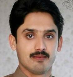 لیہ کروڑ روڈ پر جا بجے گڑھے عوام کے لئے وبال جاں بن گئے ، مر مت کرائی جائے ۔ ملک حسن علی سامٹیہ