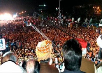 مولانا فضل الرحمان نے وزیر اعظم کے استعفیٰ کا مطالبہ موخر کردیا مگر کب تک؟