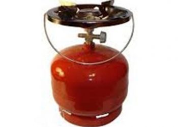 ٹرینوں پر چھاپے، مسافروں سے10 گیس سلنڈر برآمد