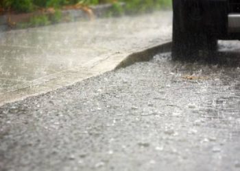 اسلام آباد میں موسلادھار بارش ،آزادی مارچ کے شرکا کی مشکلات میں اضافہ ،300 سے زائد بیمار