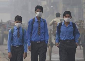 لاہور میں سموگ، رات ایئر کوالٹی انڈیکس 580 تک پہنچ گیا، شہر میں سکول بند