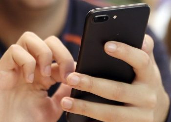 پنجاب کے نجی و سرکاری اسکولوں میں موبائل فون کے استعمال پر پابندی عائد