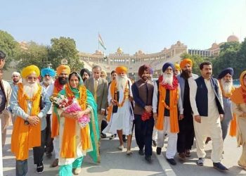 گورونانک کے جنم دن تقریبات میں شرکت کے لئے بھارتی یاتریوں کا پہلا جتھ پہنچ گیا