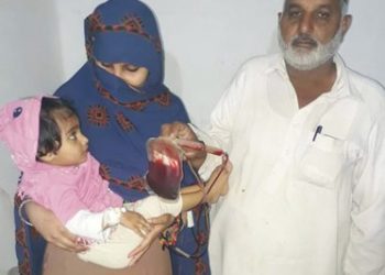 ٹیچنگ ہسپتال ڈیرہ غازی خان کے چلڈرن وارڈ  کے مسیحا ؤں کا نوحہ ،  مریض بچی کو دھکے دے کر نکال دیا۔مجاہد اقبال