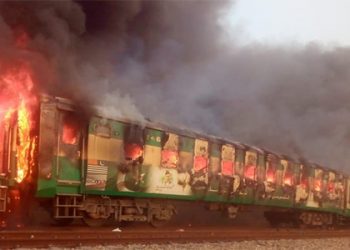 سانحہ تیز گام: تحقیقاتی رپورٹ پر ایکشن، ڈی ایس ملتان سمیت 6 افسران معطل