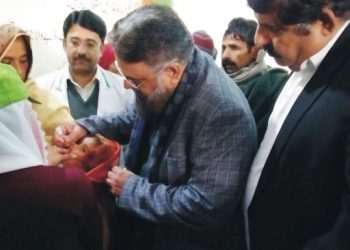 لیہ۔ ڈپٹی کمشنر نے ڈی ایچ کیوہسپتال میں  انسداد پو لیو کی تین روزہ قومی مہم کا افتتاح کیا