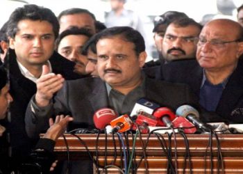 بچے کو کمپیوٹر کی تعلیم دینا پی ٹی آئی حکومت کا عزم ہے، وزیراعلیٰ پنجاب