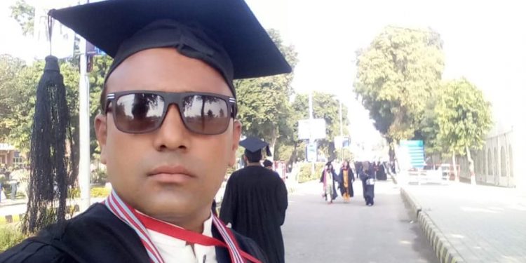 کروڑ لعل عیسن ۔ سر گودھا یو نیورسٹی کی طرف سے استاد شبیر احمد کے لئے گولڈ میڈل کا اعزاز