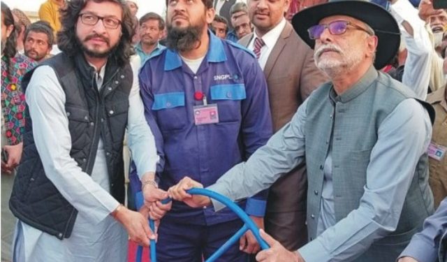 راجن پور۔ تحصیل روجھان میں سوئی گیس  فراہمی کی افتتاحی تقریب