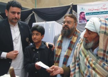 لیہ۔محکمہ سوشل ویلفیئر وبیت المال پنجاب کی جانب سے خصوصی افراد میں 5لاکھ 36ہزارروپے مالیت کے چیک تقسیم