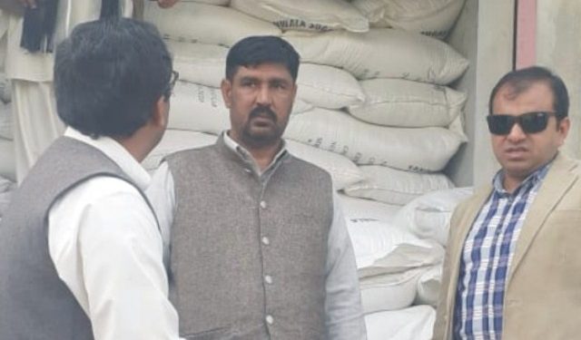 لیہ  وچوک اعظم میں ذخیرہ اندوزوں کے خلاف بڑا کریک ڈوان