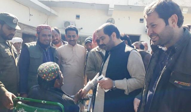 ڈیرہ غازیخان۔چیئرمین لینڈ ریکارڈاتھارٹی پنجاب سردار احمدعلی خان دریشک کی کھلی کچہری