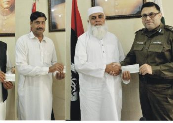 لیہ۔ریٹائرڈ پولیس ملازمین میں چیک تقسیم