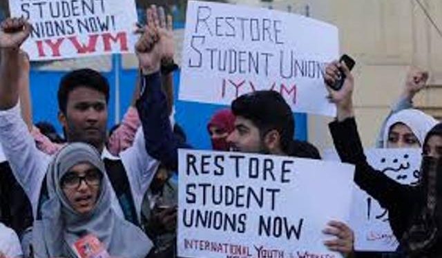 لیہ ۔ ملک میں پڑھی لکھی قیادت کی آبیاری کیلئے طلبہ یونین کو فوری بحال کیا جائے،حافظ حسین احمد