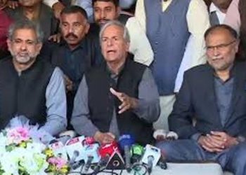 ہم اقتدار کے لئے نہیں جمہوریت اور آئین کی پاسداری کےلیےجدوجہدکررہےہیں ۔شاہد خاقان عباسی