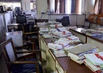 پنجاب کے سرکاری دفاتر ضروری عملے تک محدود، عوام کے داخلے پر پابندی