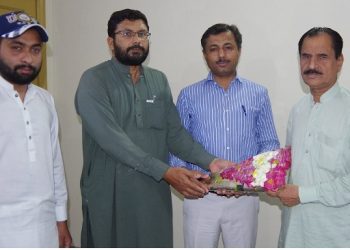 ڈیرہ غازیخان۔: معروف شاعر، ادیب و دانشور رحیم بخش طلب نے ڈائریکٹر تعلقات عامہ کا چارج سنبھال  لیا