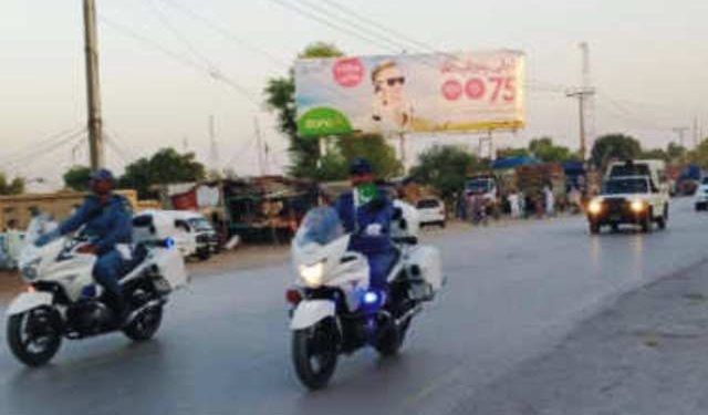 راجن پور۔کرونا وائرس،  محکمہ پولیس اور دیگر قانون نافذ کرنے والے اداروں کا فلیگ مارچ