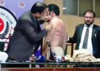 کھاریاں تشدد کیس ، مولانا ناصر مدنی اور پیر آف بلاوڑہ شریف کے درمیان صلح ہو گئی