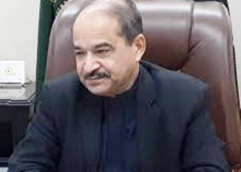 ڈیرہ غازیخان ۔ گندم بحران پر کمشنر نسیم صادق رضاکارانہ عہدے سے الگ ہو گئے