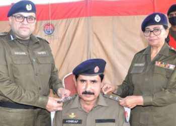 لیہ۔ضلعی دفتر پولیس میں پر موشن بیج لگانے کی تقریب