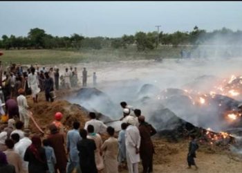 لیہ ۔ شدید آندھی کے سبب  تین مختلف  بھٹہ خشت کے بھو سے میں آگ لگنے کے واقعات ، ریسکو کی بروقت کاروائی