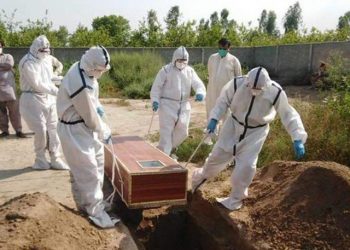 کورونا وبا؛ ایک دن میں ریکارڈ ہلاکتیں، جاں بحق افراد کی تعداد ہزار سے زائد ہوگئی