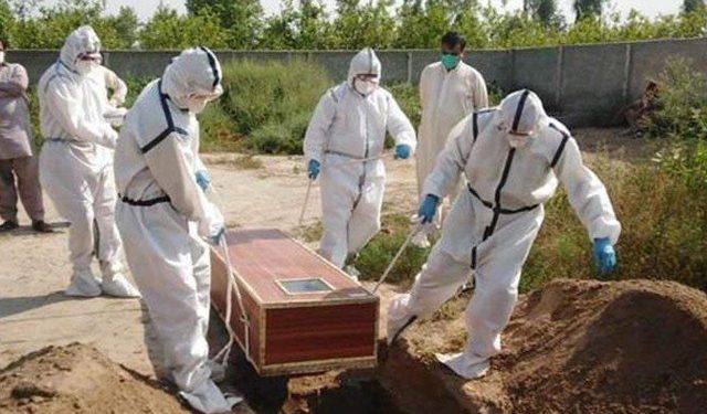کورونا وبا؛ ایک دن میں ریکارڈ ہلاکتیں، جاں بحق افراد کی تعداد ہزار سے زائد ہوگئی