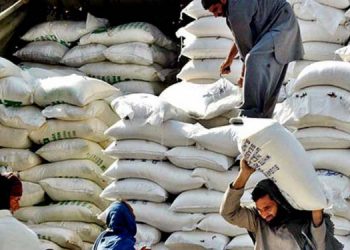 کورونا سے ستائے پاکستانیوں کیلئے ایک اور بری خبر، آٹے کی قیمت بڑھادی گئی