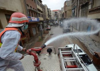 کورونا وائرس کے عدم پھیلاﺅ کے لیے جاری جراثیم کش چھڑکاﺅ سے دور رہیں نہیں تو ۔۔۔ڈبلیو ایچ او نے خبر دار کردیا