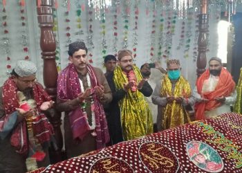 تونسہ ۔معاون خصوصی  سید رفاقت علی گیلانی کا دربار سخی سرور کا دورہ