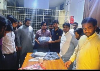 لیہ ۔ وائی ڈی اے پنجاب کی طرف سے ینگ ڈاکٹرز کے لئے 100حفاظتی کٹ اور ماسک کا تحفہ