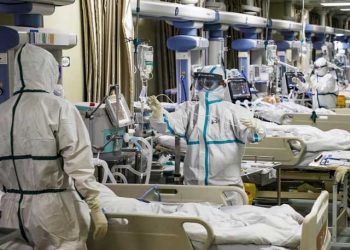 ملک میں کورونا وائرس کے نئے کیسز اور ہلاکتوں میں کمی آنا شروع