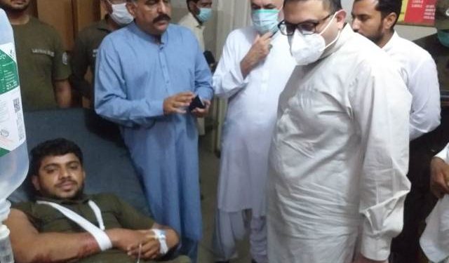 لیہ ۔ نا معلوم  موٹر سائیکل سواروں کی فائرنگ   سے پو لیس کانسٹیبل زخمی