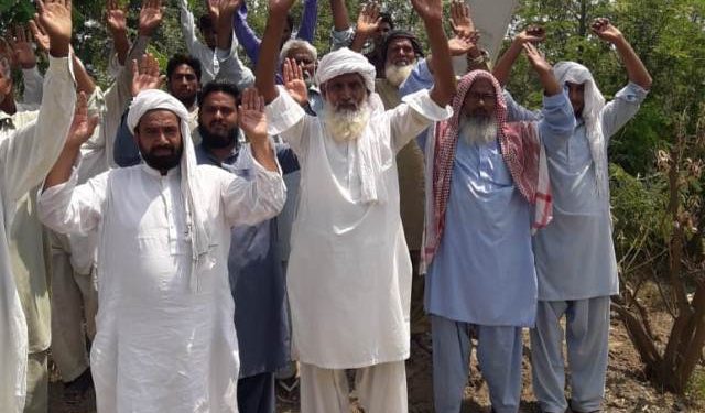 فتح پور۔نمبردار کی بجلی کھمبا اکھاڑنے کی کوشش، بجلی سپلائی معطل، اہل چک کا احتجاج