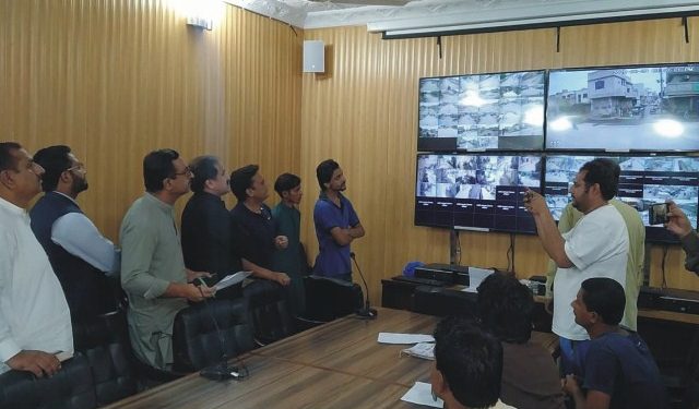 ڈیرہ غازی خان۔ ضلع میں محرم الحرام کے حوالے سے انتظامیہ اور سکیورٹی فورسز متحرک ہیں۔مشیر وزیر اعلیٰ پنجاب محمد حنیف پتافی