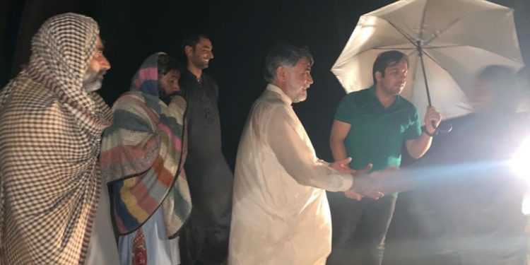 لیہ۔حیات مائنر نہر کا پشتہ ٹوٹ گیا۔ تعمیر کا کام جاری