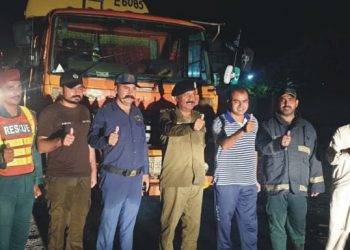 لیہ۔ آئل ٹینکر حادثہ، پولیس کا کوئیک رسپانس،کسی قسم کا جانی و مالی نقصان نہیں ہوا