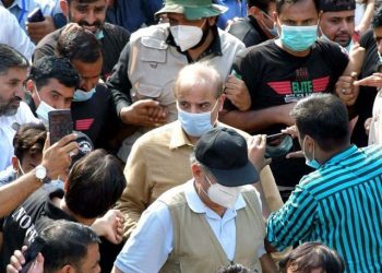 منی لانڈرنگ کیس میں  شہباز شریف  گرفتار