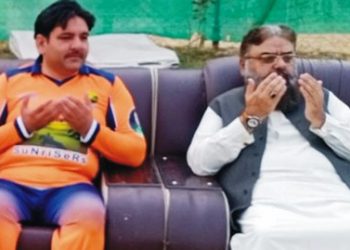 لیہ۔والدہ ماجدہ کی وفات پرممبر قومی اسمبلی عبدالمجید خان نیازی سے ڈپٹی کمشنر اظفر ضیا کی  اظہار تعزیت