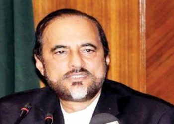 لاہورہائیکورٹ کابابراعوان کیخلاف یکطرفہ کاررروائی ختم کرنے کاحکم ،جواب داخل کرانے کیلئے مہلت دیدی