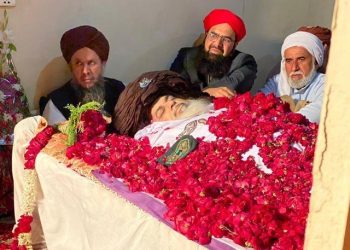 خادم حسین رضوی کی نماز جنازہ ادا کردی گئی، لاکھوں افراد شریک